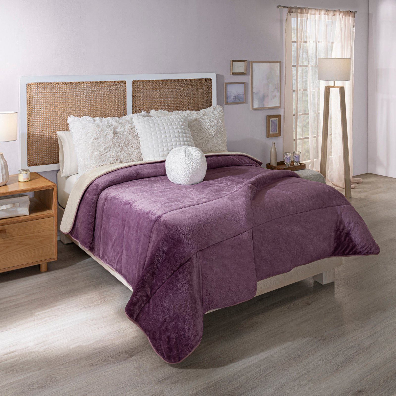 89775 COBERTOR INVERNAL BERRY <span style="background-color: #76236c; color: white; padding: 2px 4px; border-radius: 4px; border: 1px solid #76236c; display: inline-block;">IND</span> XL/MAT